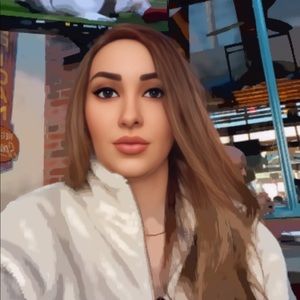 Meet your Posher, Mona